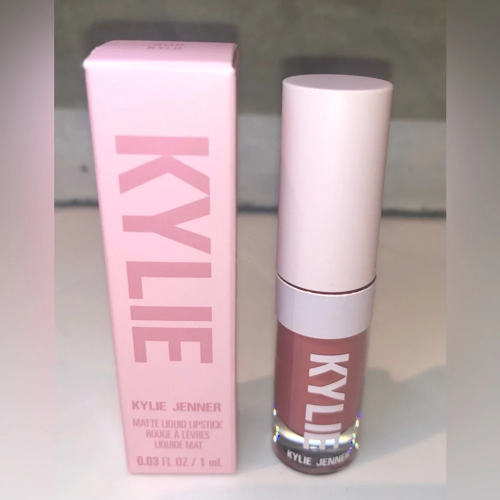 BNIB Mini Kylie Cosmetics Matte Liquid Lipstick- 808 Kylie - Picture 4 of 7